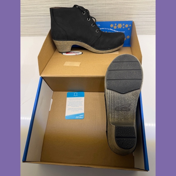 Dansko Meena Milled Nubuck Lace Up Ankle Boot Black - Picture 4 of 6